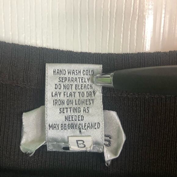 Chico's 1 U.S. Size Medium Dark Brown Elbow Length Cardigan Abalone Buttons - Picture 3 of 6